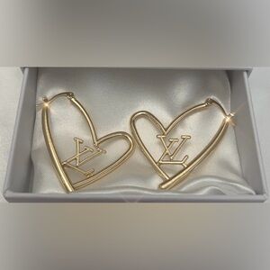LV Style Fashion Jewelry Heart Earrings in Gold-tone
